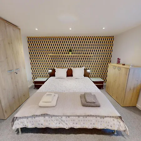 Daire Serenity Entree Privee Au Calme Jardin Bertrange